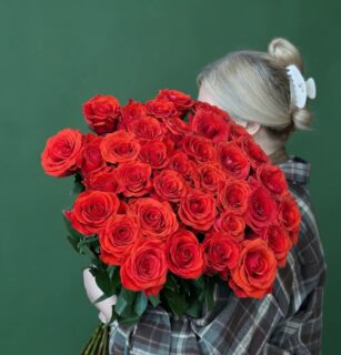 Роза Нина 1шт №1009