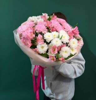 Букет с хризантемой и альстромерией №1085